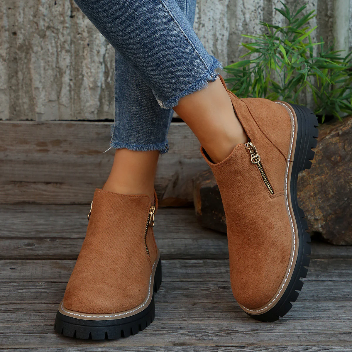 Women's Metro Chelsea Boots - Side-Zip Suede Ankle Boots with Chunky Heel