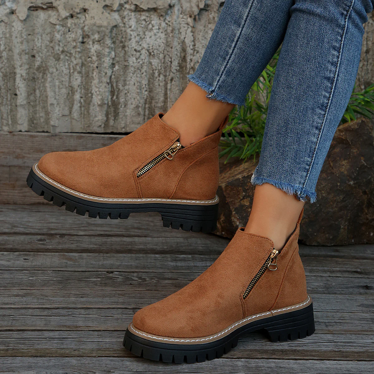 Women's Metro Chelsea Boots - Side-Zip Suede Ankle Boots with Chunky Heel