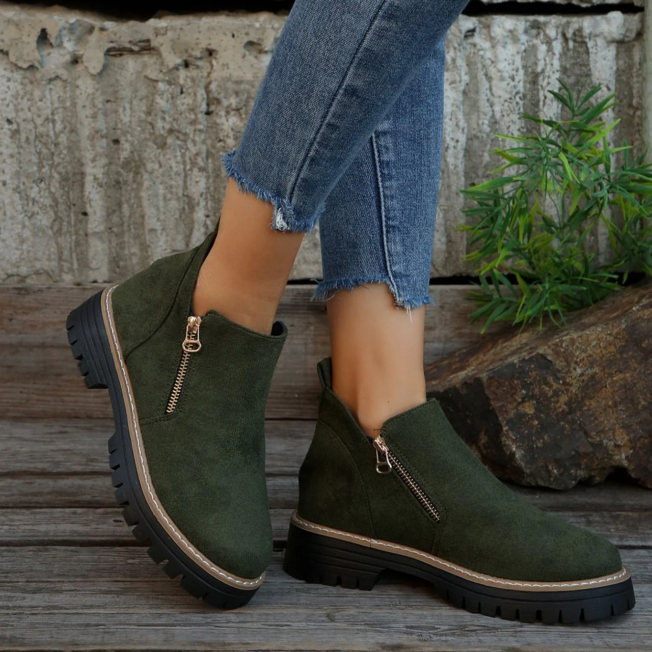 Women's Metro Chelsea Boots - Side-Zip Suede Ankle Boots with Chunky Heel