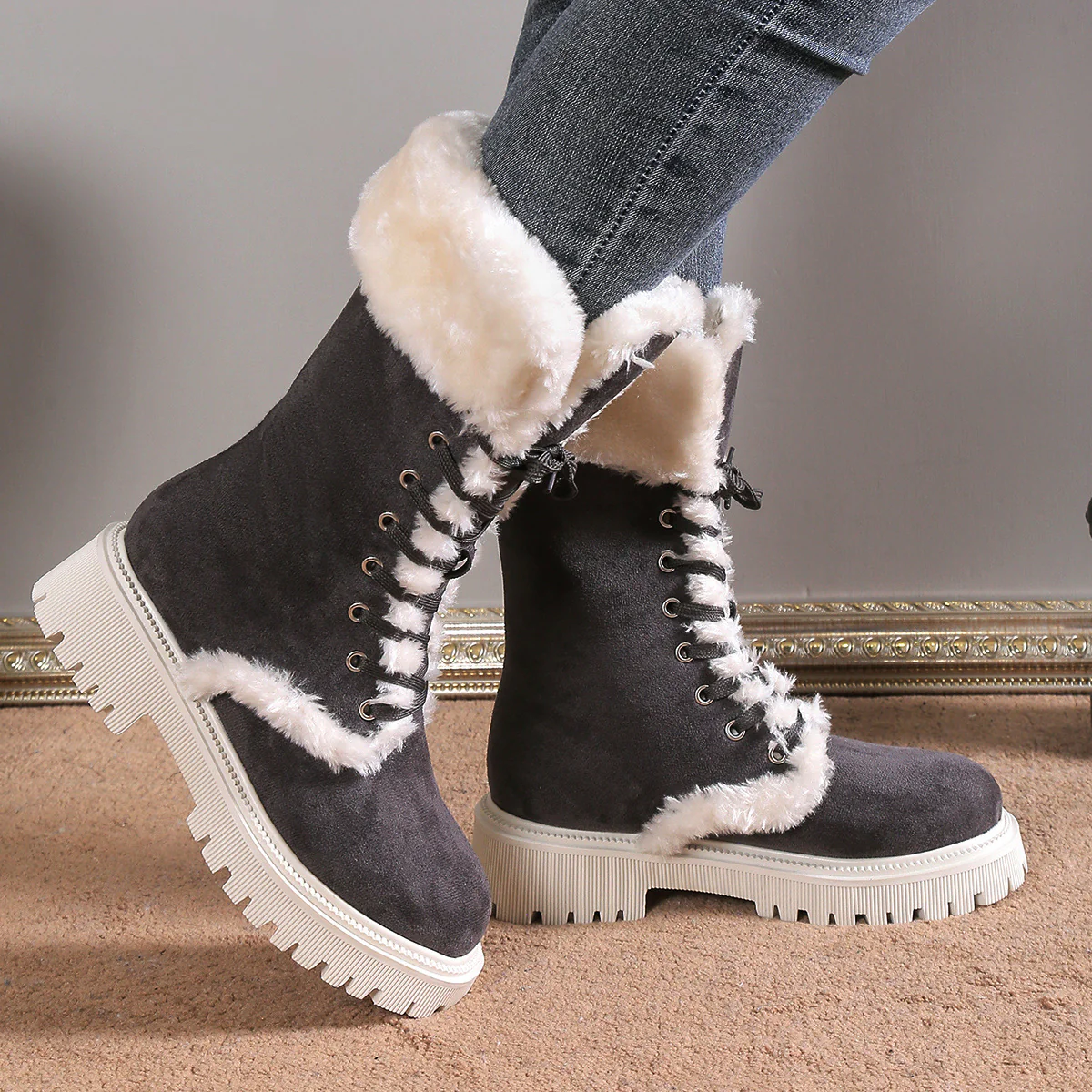 Winter New Women's Velvet Mid-Tube Cotton Boots with Thickened Lining and Height-Enhancing Design